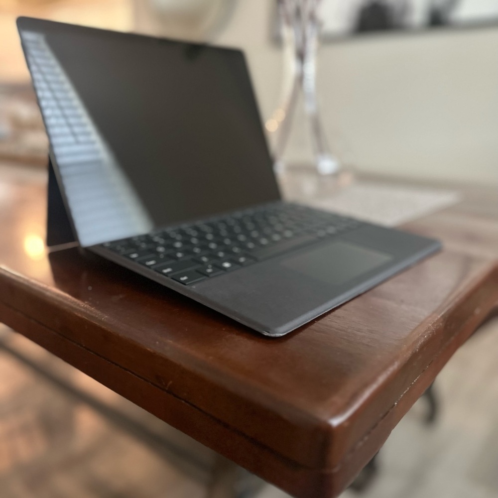 Microsoft surface pro 8 - Picture 3 of 5